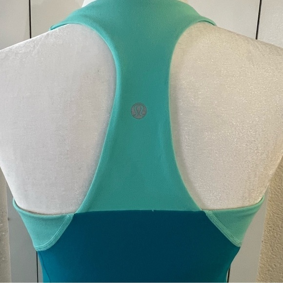 Lululemon Two Tone Teal Racerback Tank Size 8 - Picture 3 of 5